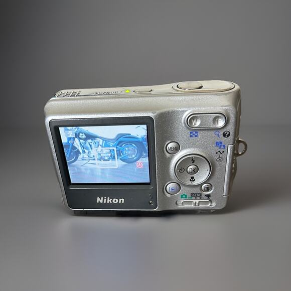 Nikon Digital Coolpix L3. - Picture 3 of 4